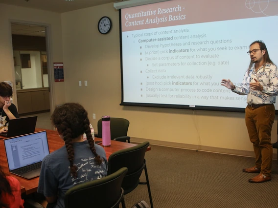 Dr. Josh Anderson leads a lab discussion