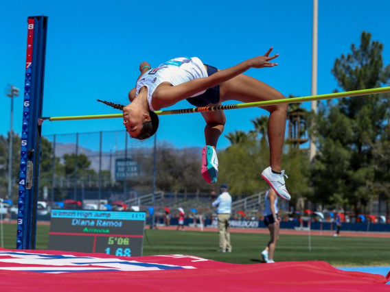 Diana Ramos high jumping