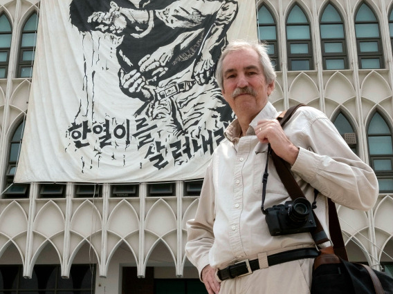 Prof. Kim Newton in Seoul