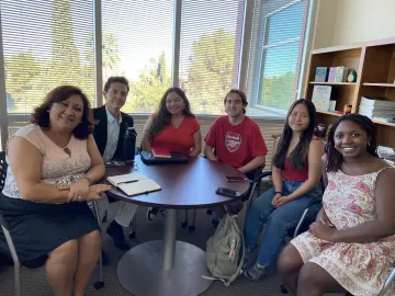 Student council meets with director