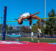 Diana Ramos high jumping